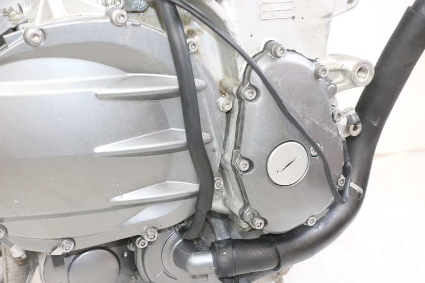 photo de MOTOR YAMAHA FJR ABS 1300 (2006 - 2012) - Oberflächenzustand und Material