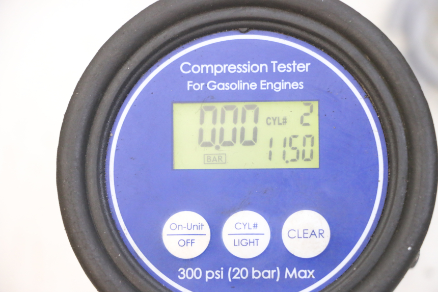 photo de MOTOR YAMAHA FJR ABS 1300 (2006 - 2012) - Details der Befestigungspunkte