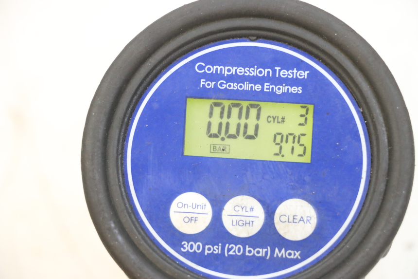 photo de MOTOR SUZUKI GSF N BANDIT 600 (1996 - 1999) - Alternativer Blickwinkel