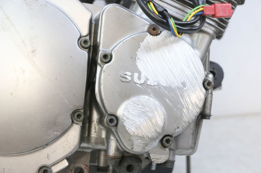 photo de MOTOR SUZUKI GSF N BANDIT 600 (1996 - 1999) - Oberflächenzustand und Material
