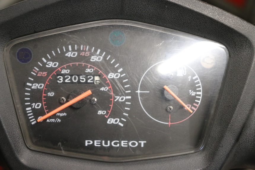 photo de MOTOR PEUGEOT KISBEE 4T 50 (2018 - 2022) - Zoom auf Gebrauchszustand