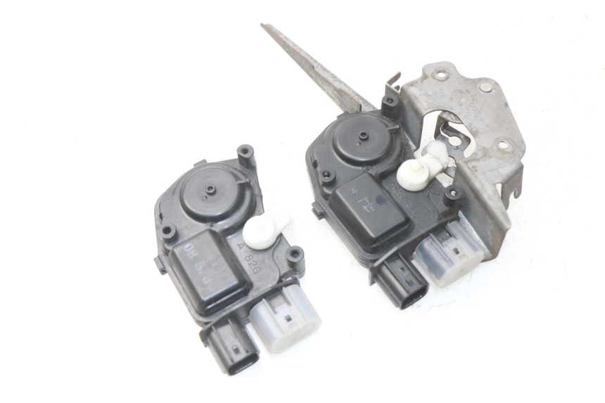 photo de SITZBANKSCHLOSS MOTOR  HONDA NSS EX FORZA 250 (2008 - 2009)