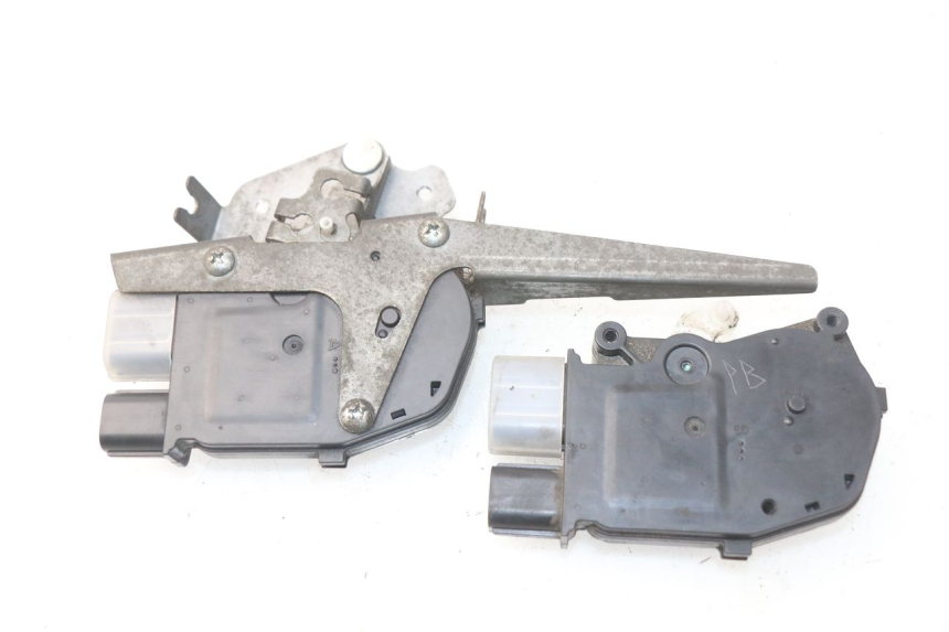 photo de SITZBANKSCHLOSS MOTOR  HONDA NSS EX FORZA 250 (2008 - 2009)