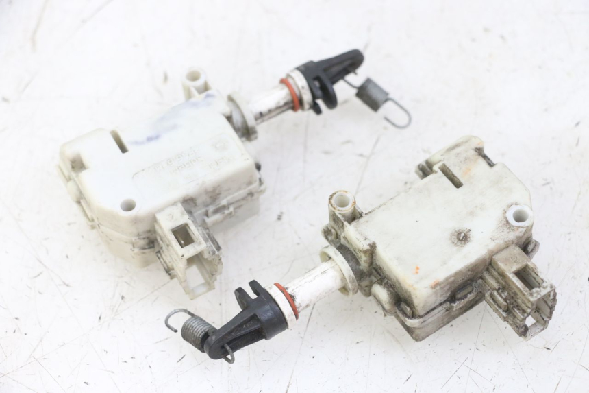 photo de KOFFERRAUMÖFFNUNGSMOTOR PIAGGIO MP3 LT 300 (2010 - 2016)