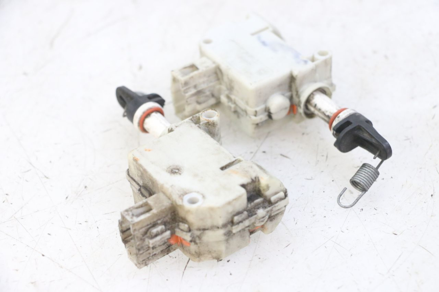 photo de KOFFERRAUMÖFFNUNGSMOTOR PIAGGIO MP3 LT 300 (2010 - 2016)