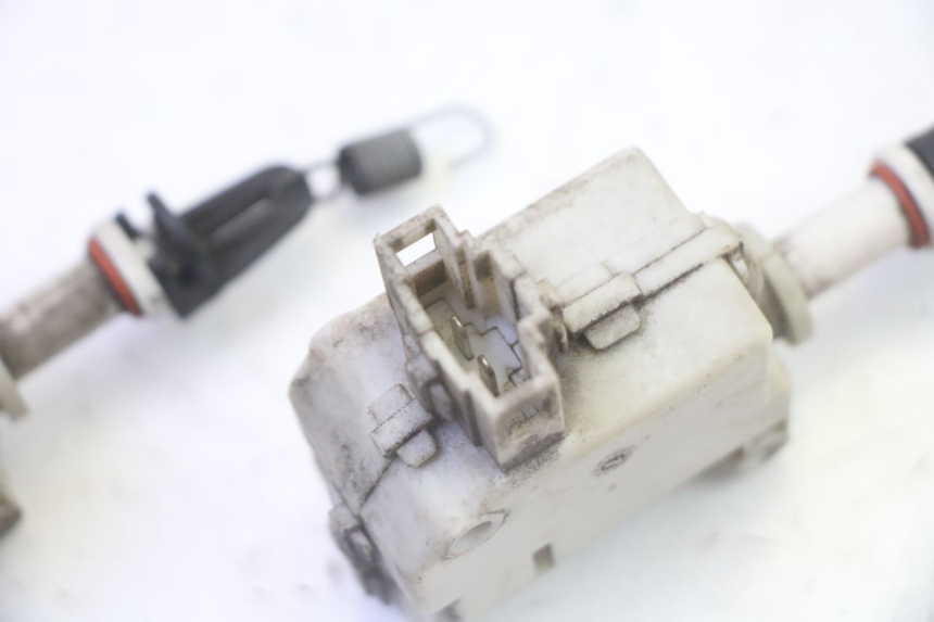 photo de KOFFERRAUMÖFFNUNGSMOTOR PIAGGIO MP3 LT 300 (2010 - 2016)