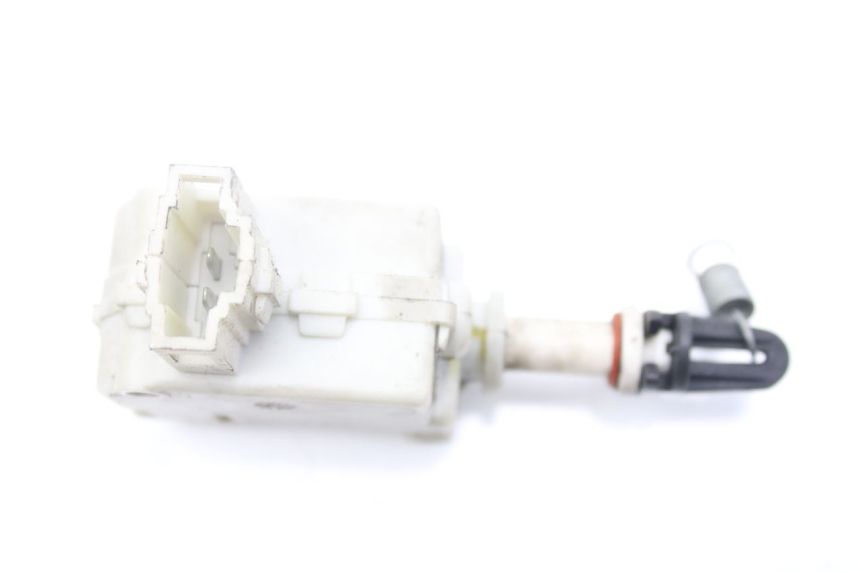 photo de KOFFERRAUMÖFFNUNGSMOTOR PIAGGIO MP3 500 (2014 - 2016)