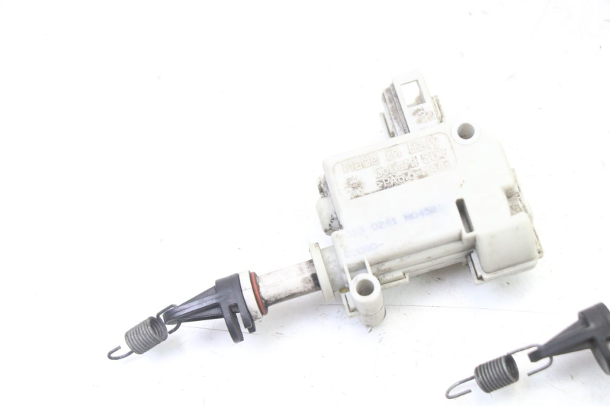 photo de SITZBANKSCHLOSS MOTOR  PIAGGIO MP3 500 (2011 - 2015)