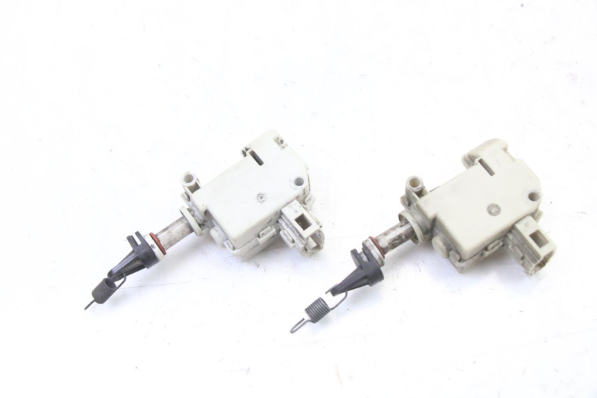 photo de SITZBANKSCHLOSS MOTOR  PIAGGIO MP3 500 (2011 - 2015)