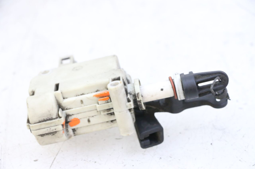 photo de SITZBANKSCHLOSS MOTOR  PIAGGIO VESPA GRANTURISMO 200 (2004 - 2005)