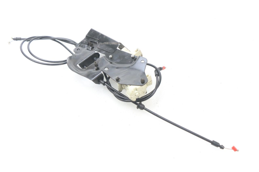 photo de SITZBANKSCHLOSS MOTOR  PIAGGIO X8 125 (2004 - 2007)