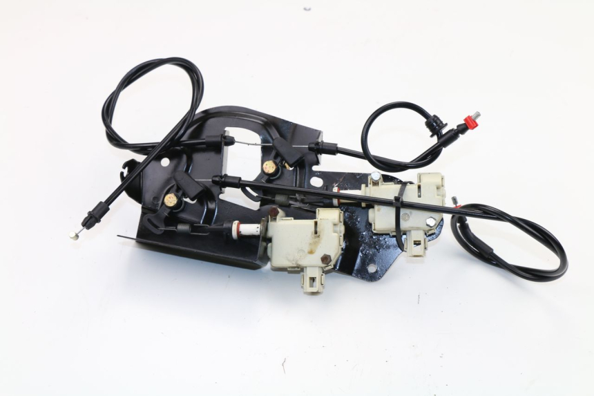 photo de SITZBANKSCHLOSS MOTOR  PIAGGIO X8 STREET 125 (2006 - 2007)