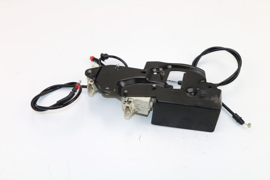 photo de SITZBANKSCHLOSS MOTOR  PIAGGIO X8 STREET 125 (2006 - 2007)