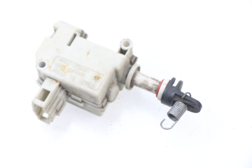 photo de SITZBANKSCHLOSS MOTOR  PIAGGIO PRIMAVERA 125 (2013 - 2021) - Detailansicht des Bauteils