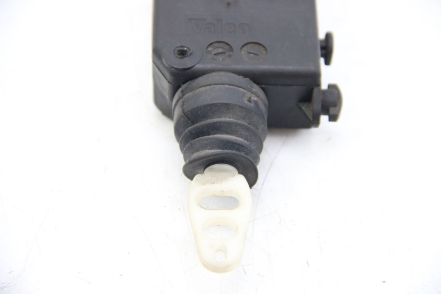 photo de KOFFERRAUMÖFFNUNGSMOTOR PEUGEOT SATELIS COMPRESSOR K15 125 (2006 - 2009) - Alternative Perspektive