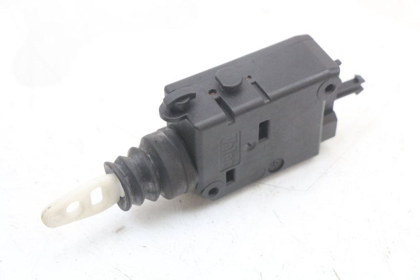 photo de KOFFERRAUMÖFFNUNGSMOTOR PEUGEOT SATELIS 125 (2010 - 2012)