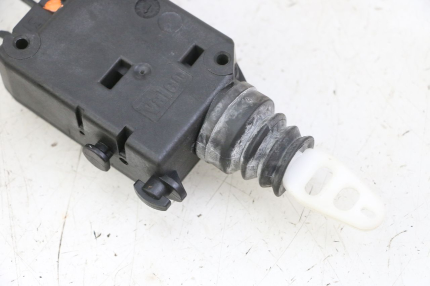 photo de SITZBANKSCHLOSS MOTOR  PEUGEOT SATELIS 125 (2013 - 2018)