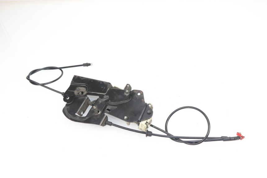 photo de SITZBANKSCHLOSS MOTOR  PIAGGIO X8 400 (2006 - 2007)
