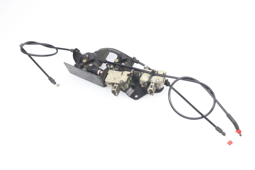 photo de SITZBANKSCHLOSS MOTOR  PIAGGIO X8 400 (2006 - 2007)
