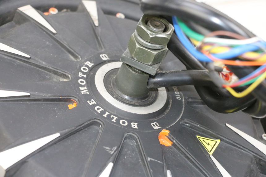 photo de MOTOR EFUN PUSA 1 - Oberflächenzustand und Material