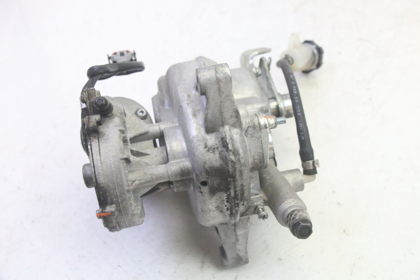 photo de MOTOR ROLL LOCK PIAGGIO MP3 HPE 350 (2018 - 2020) - Details der Befestigungspunkte