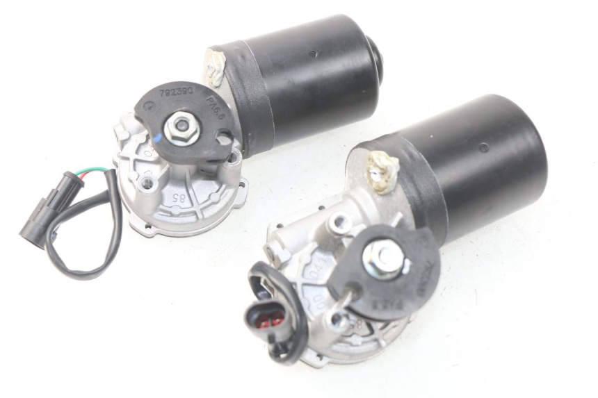 photo de MOTOR ROLL LOCK PEUGEOT METROPOLIS 400 (2017 - 2020)