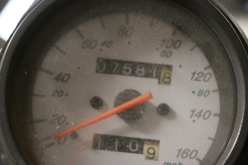 photo de MOTOR DAELIM VJ ROADWIN FI 125 (2008 - 2017) - Oberflächenzustand und Material