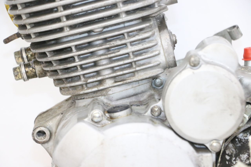 photo de MOTOR DAELIM VJ ROADWIN FI 125 (2008 - 2017) - Details der Befestigungspunkte