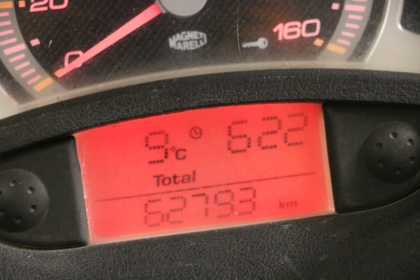 photo de MOTOR YAMAHA XMAX X-MAX 125 (2006 - 2009) - Fokus auf die Struktur