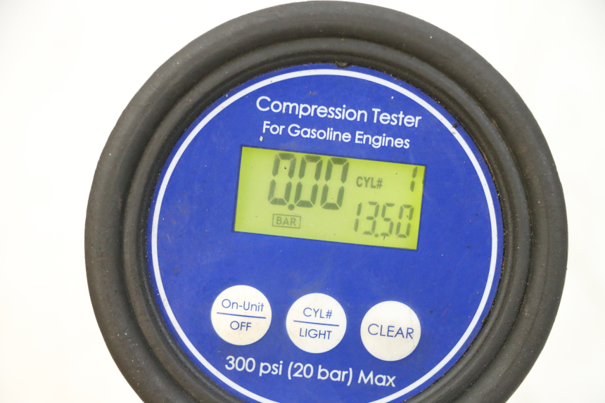 photo de MOTOR PIAGGIO X8 125 (2004 - 2007) - Details der Befestigungspunkte