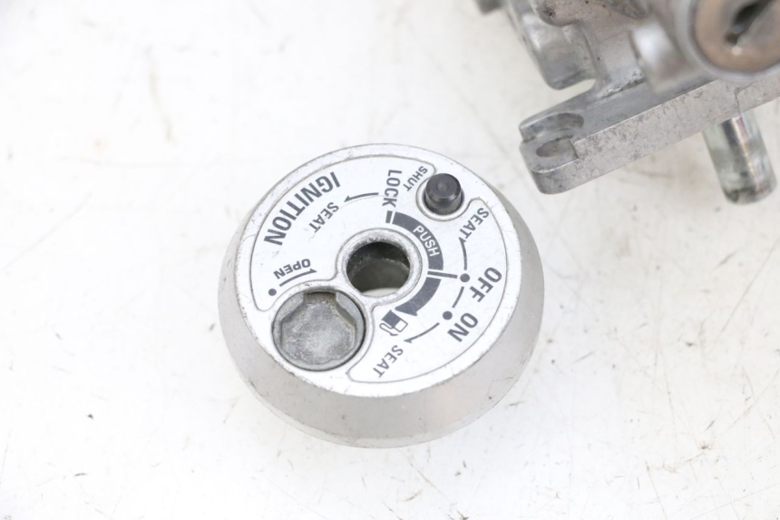 photo de ZÜNDSCHLOSS MBK FLIPPER 115 (2013 - 2017) - Oberflächenzustand und Material