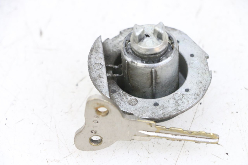 photo de ZÜNDSCHLOSS PIAGGIO NEW TYPHOON 50 (2018 - 2021) - Zoom auf Gebrauchszustand