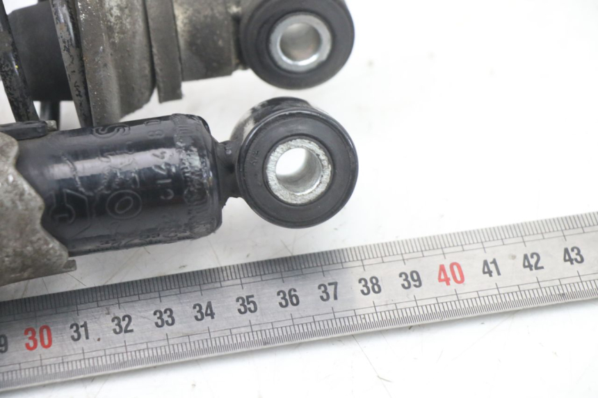 photo de HINTERE STOSSDÄMPFERPAAR PIAGGIO XEVO - X EVO 125 (2007 - 2016) - Zoom auf Gebrauchszustand