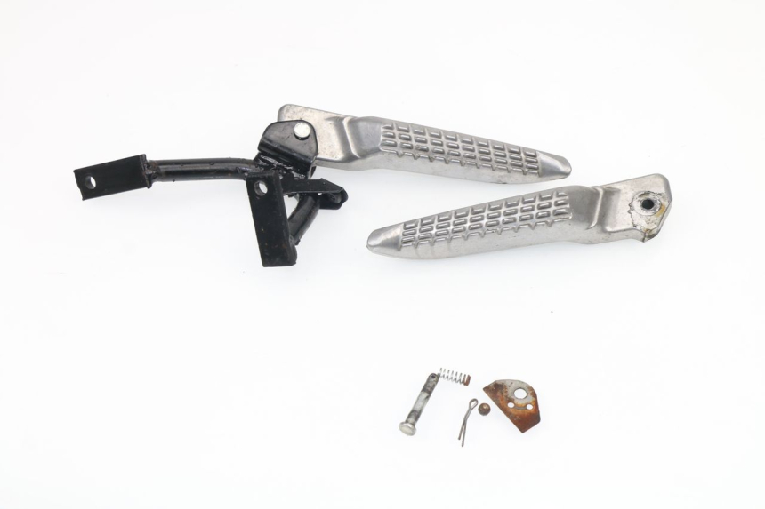 photo de PAAR FUßRASTENHALTER HINTEN JONWAY AZTRAL 125 (2008 - 2017)