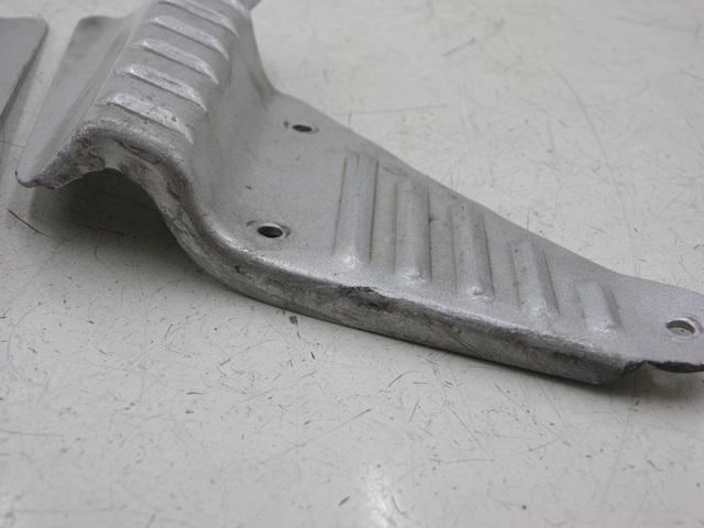 photo de FUSSRASTEN HINTEN BAOTIAN TRAVEL SPIRIT 50 (2010 - 2012)