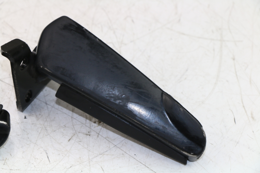 photo de FUSSRASTEN HINTEN PIAGGIO CARNABY 125 (2007 - 2011)