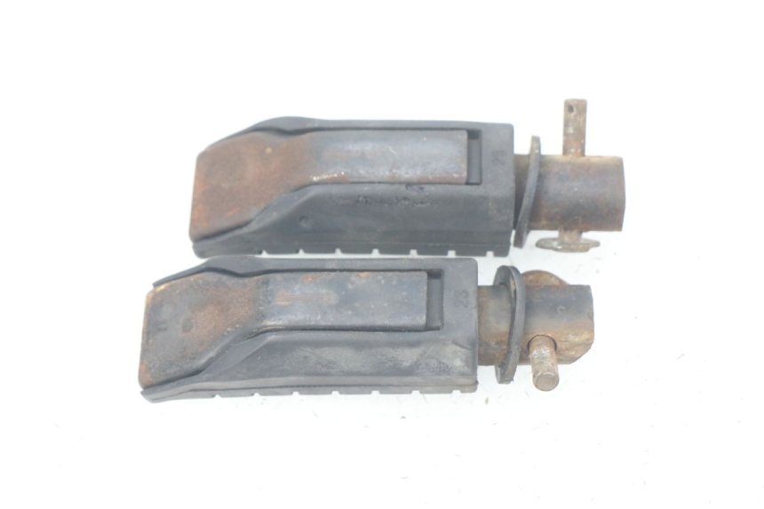 photo de FUSSRASTEN HINTEN HONDA CBR R 125 (2003 - 2006)