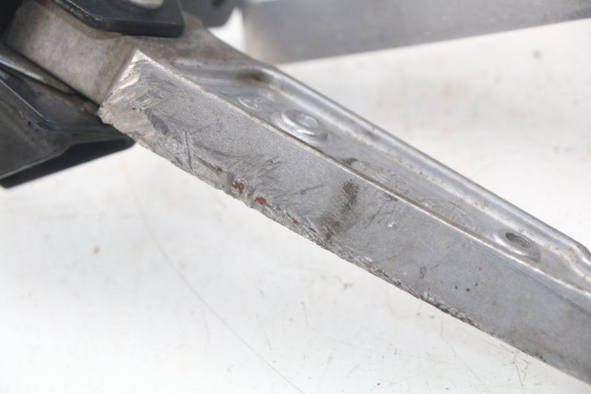 photo de PAAR FUßRASTENHALTER HINTEN PEUGEOT CITYSTAR 50 (2013 - 2017)