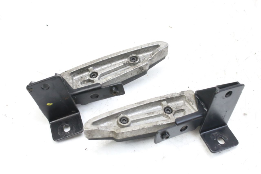 photo de PAAR FUßRASTENHALTER HINTEN PEUGEOT CITYSTAR 50 (2013 - 2017)