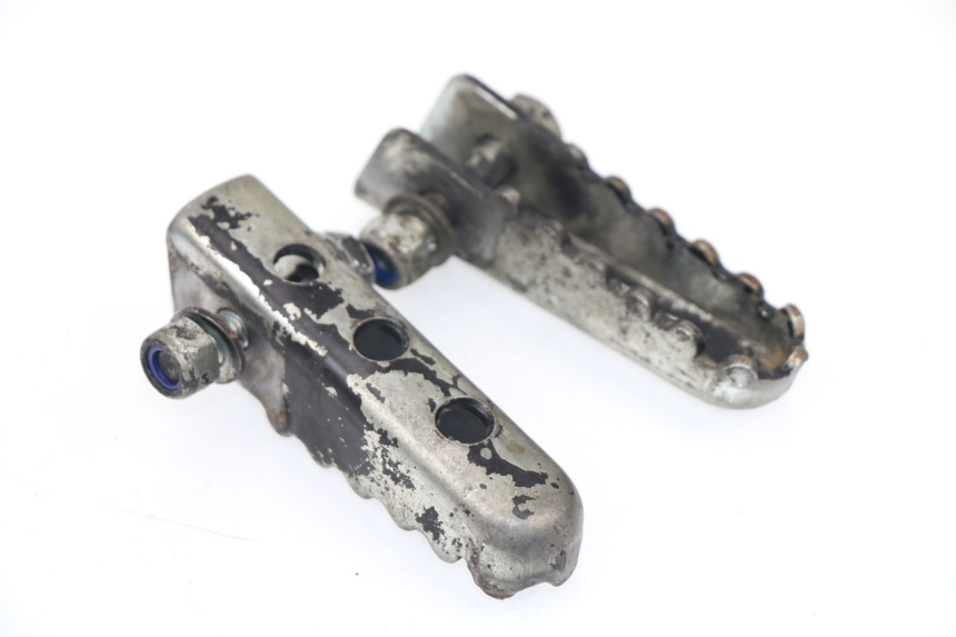 photo de FUSSRASTEN HINTEN DERBI SENDA SM DRD 50 (2008 - 2013)