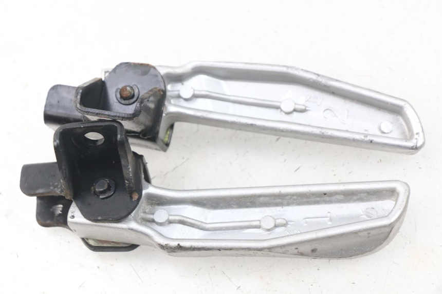 photo de FUSSRASTEN HINTEN SYM FIDDLE 3 III 50 (2014 - 2020)