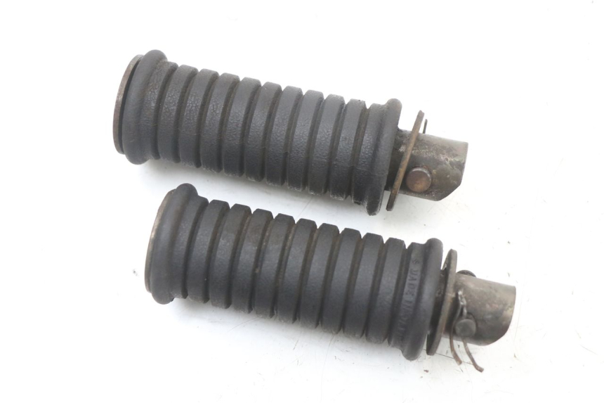 photo de FUSSRASTEN HINTEN SUZUKI GSX E 250 (1982 - 1983)