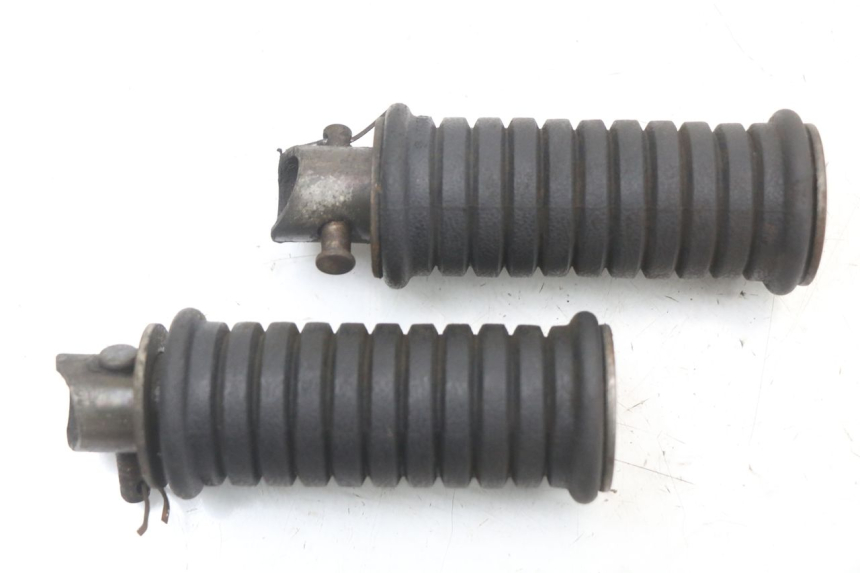 photo de FUSSRASTEN HINTEN SUZUKI GSX E 250 (1982 - 1983)