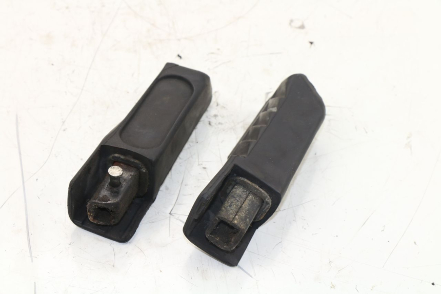 photo de FUSSRASTEN HINTEN HONDA FES S-WING SWING 125 (2007 - 2015)