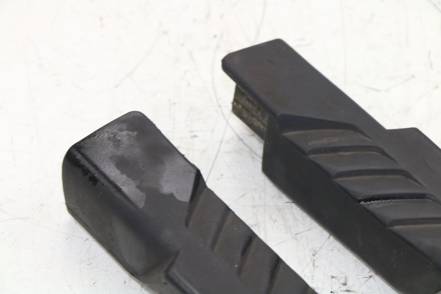 photo de FUSSRASTEN HINTEN HONDA FES S-WING SWING 125 (2007 - 2015)