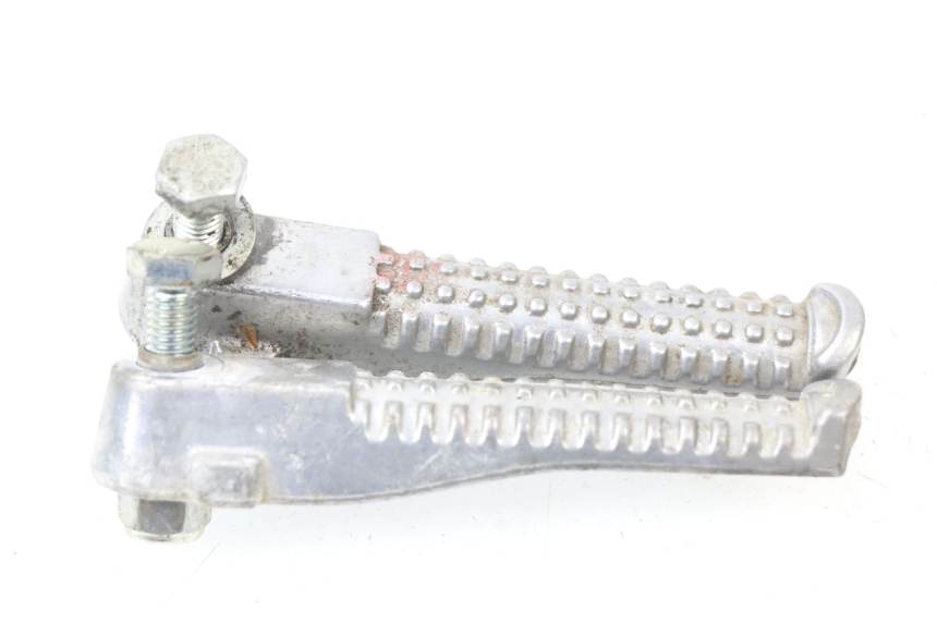 photo de FUSSRASTEN HINTEN PEUGEOT JET FORCE CARBU 50 (2003 - 2016)