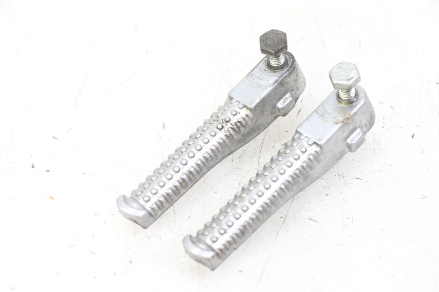 photo de FUSSRASTEN HINTEN PEUGEOT JET FORCE CARBU 50 (2003 - 2016)