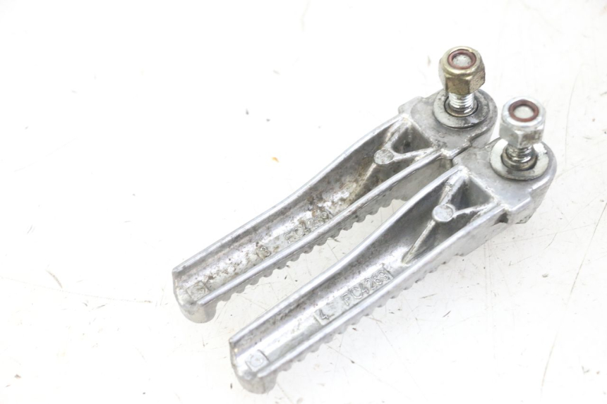 photo de FUSSRASTEN HINTEN PEUGEOT JET FORCE CARBU 50 (2003 - 2016)