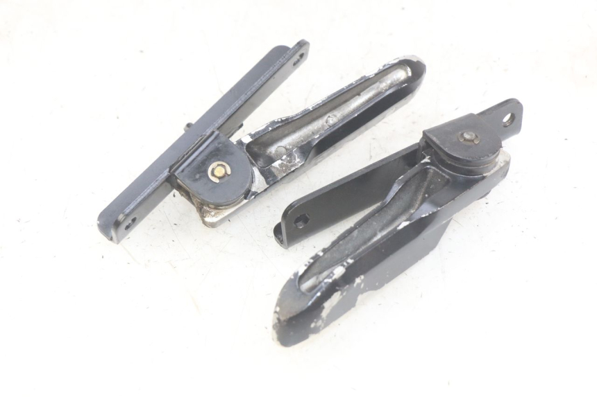 photo de PAAR FUßRASTENHALTER HINTEN SYM JET SPORT XR 50 (2006 - 2015)