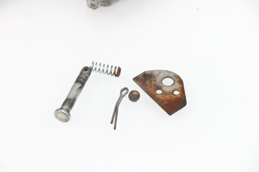 photo de PAAR FUßRASTENHALTER HINTEN JONWAY AZTRAL 125 (2008 - 2017)